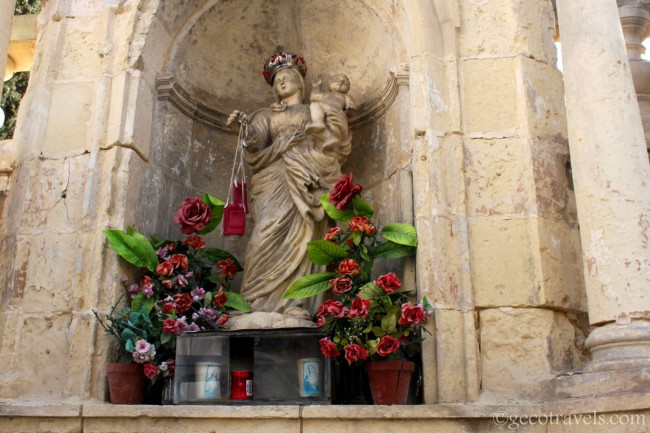 statura religiosa a Malta